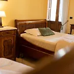 Palazzo Lauritano Konukevi 4*