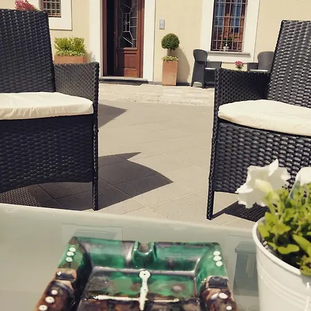 劳力塔诺宫殿旅馆 招待所 阿杰罗拉