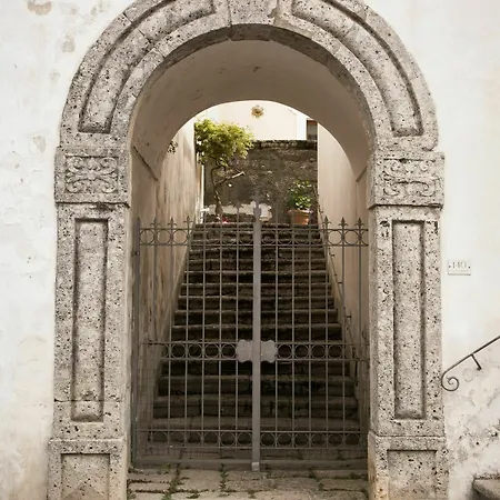 劳力塔诺宫殿旅馆 阿杰罗拉