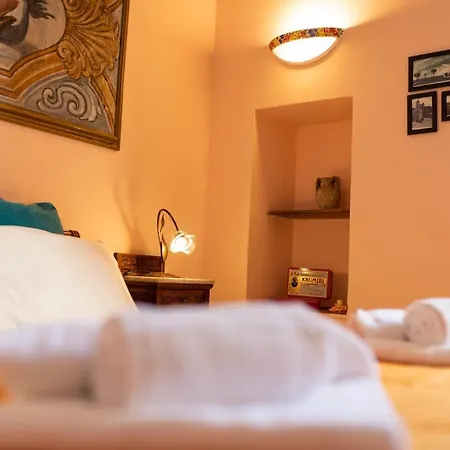 劳力塔诺宫殿旅馆 招待所 阿杰罗拉